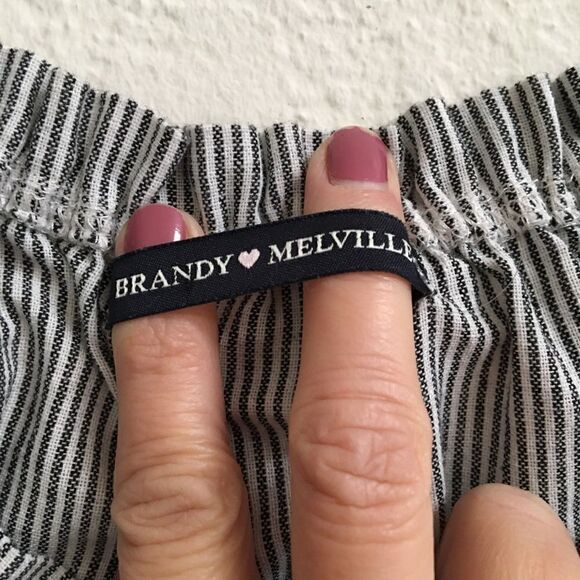 Brandy Melville off the shoulder crop top S - Picture 6 of 8